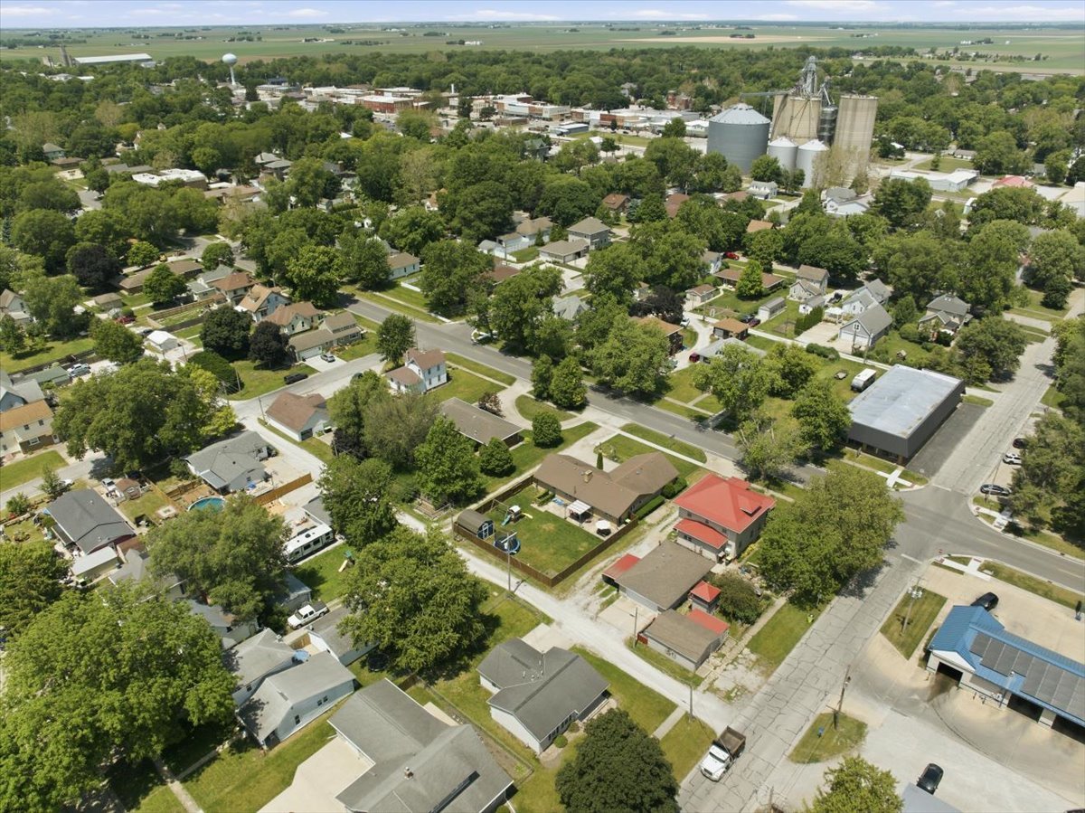 409 E Oak Street, Fairbury, IL 61739