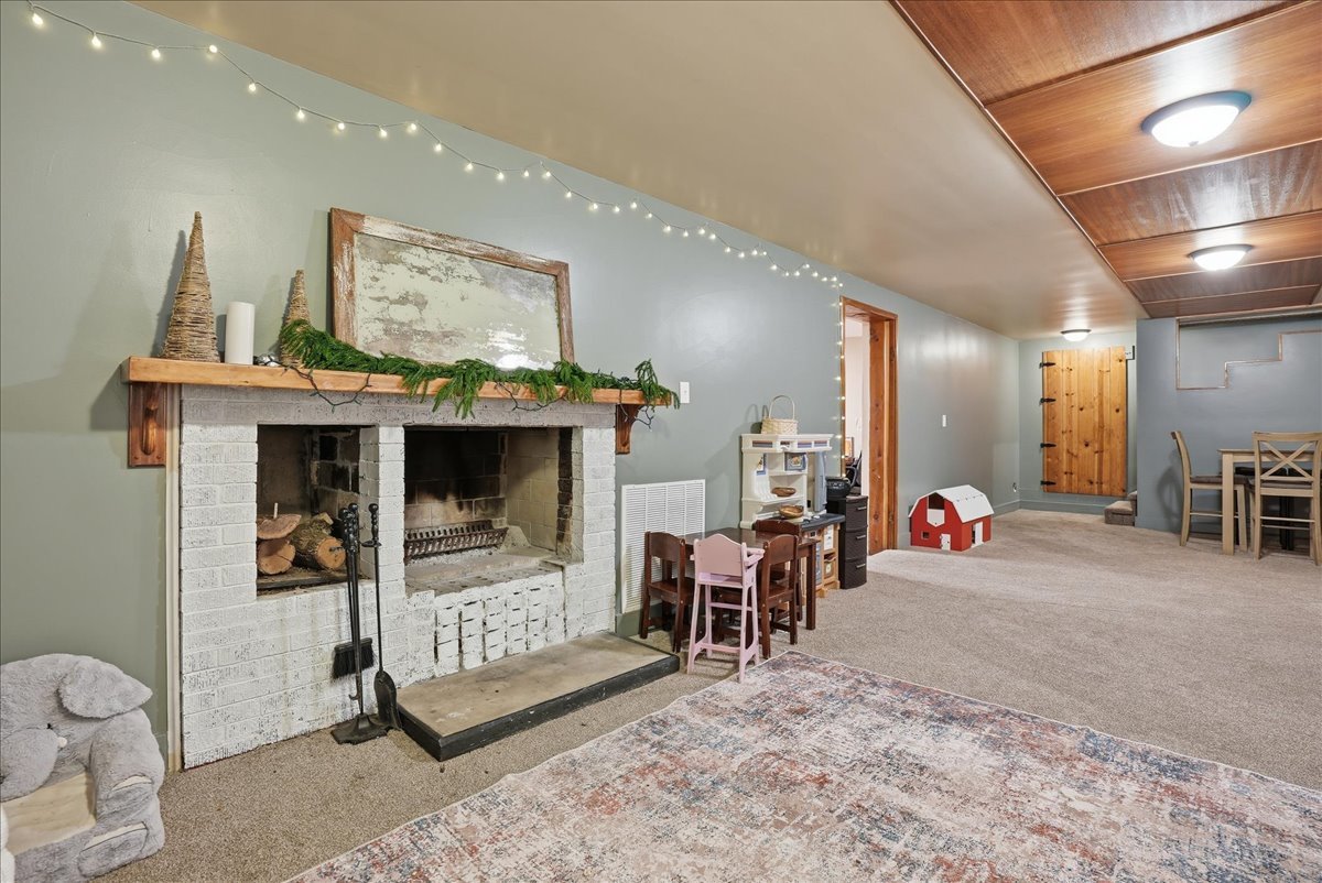 409 E Oak Street, Fairbury, IL 61739