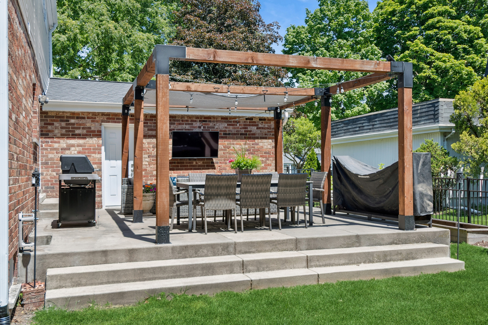 307 S Ellyn Avenue, Glen Ellyn, IL 60137