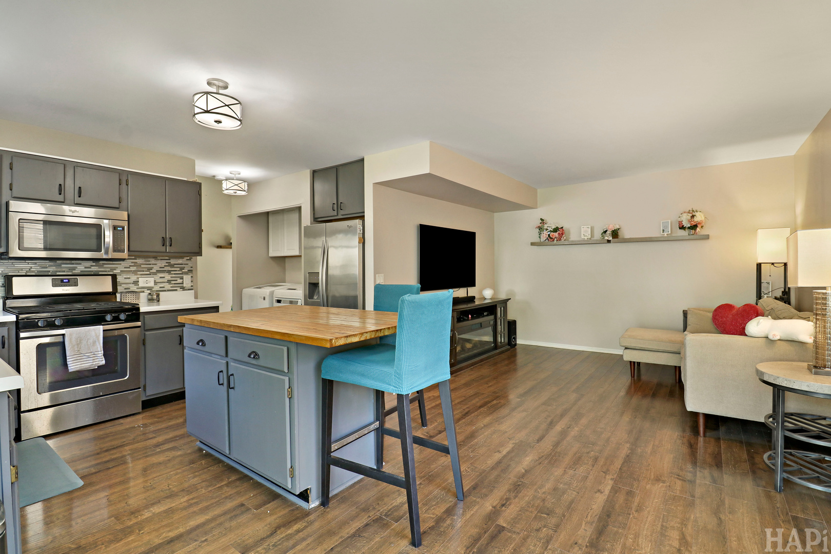 67 W Rustic Lane, Round Lake Beach, IL 60073