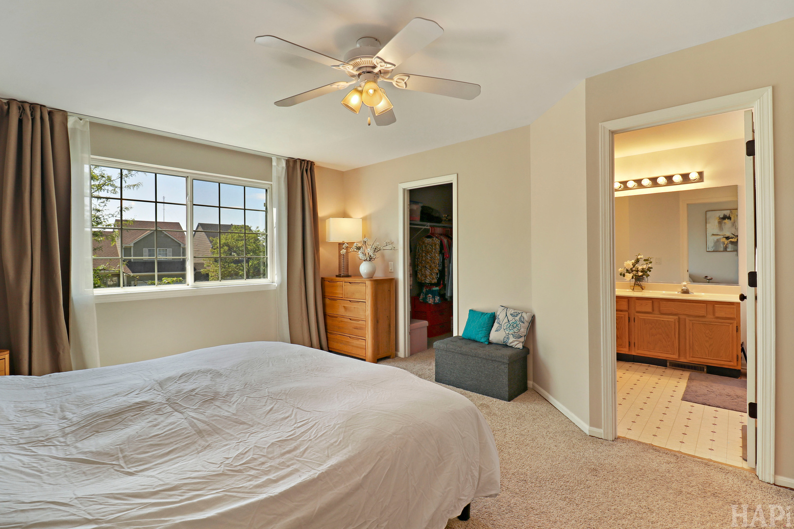 67 W Rustic Lane, Round Lake Beach, IL 60073