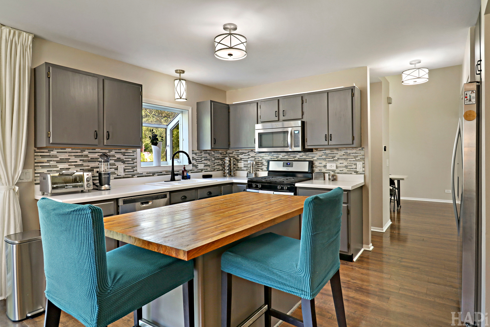 67 W Rustic Lane, Round Lake Beach, IL 60073