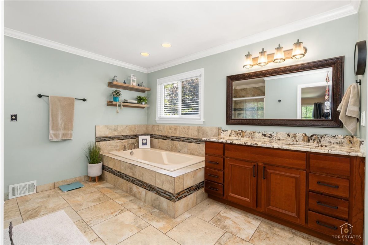 1645 Blackburn Drive, Mundelein, IL 60060