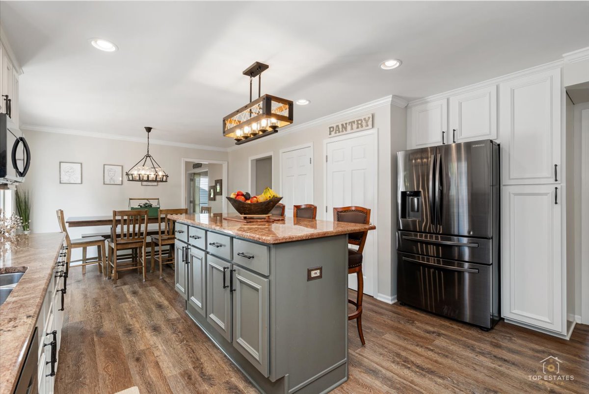 1645 Blackburn Drive, Mundelein, IL 60060