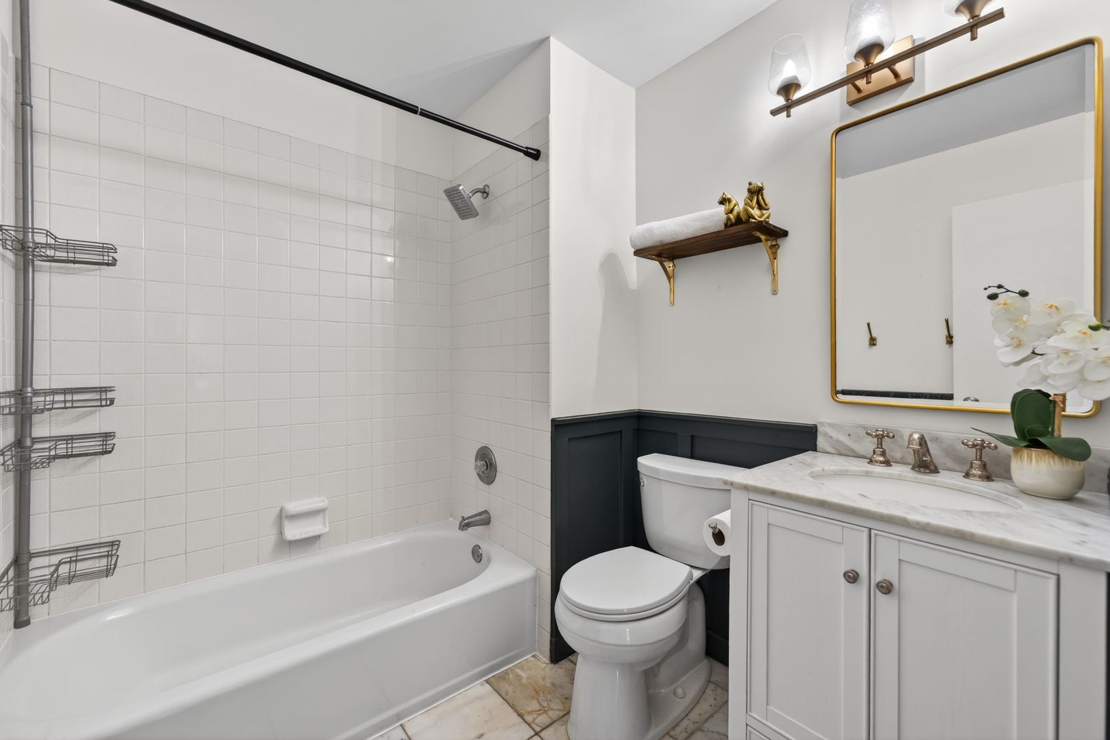 1455 W Wolfram Street #A, Chicago, IL 60657