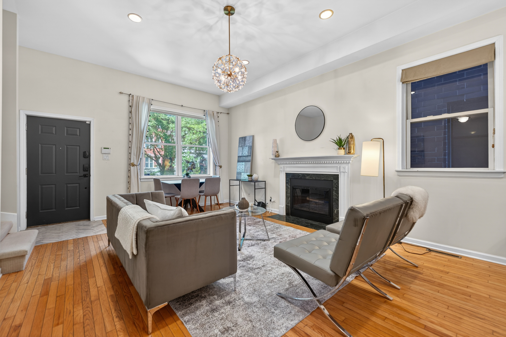 1455 W Wolfram Street #A, Chicago, IL 60657