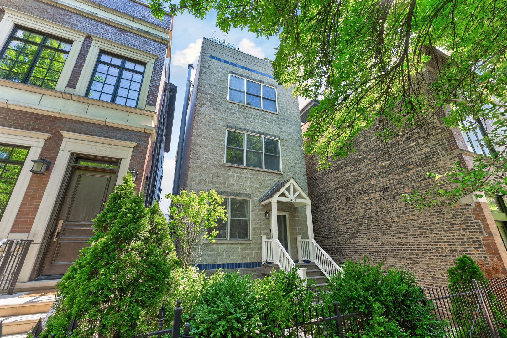 1455 W Wolfram Street #A, Chicago, IL 60657