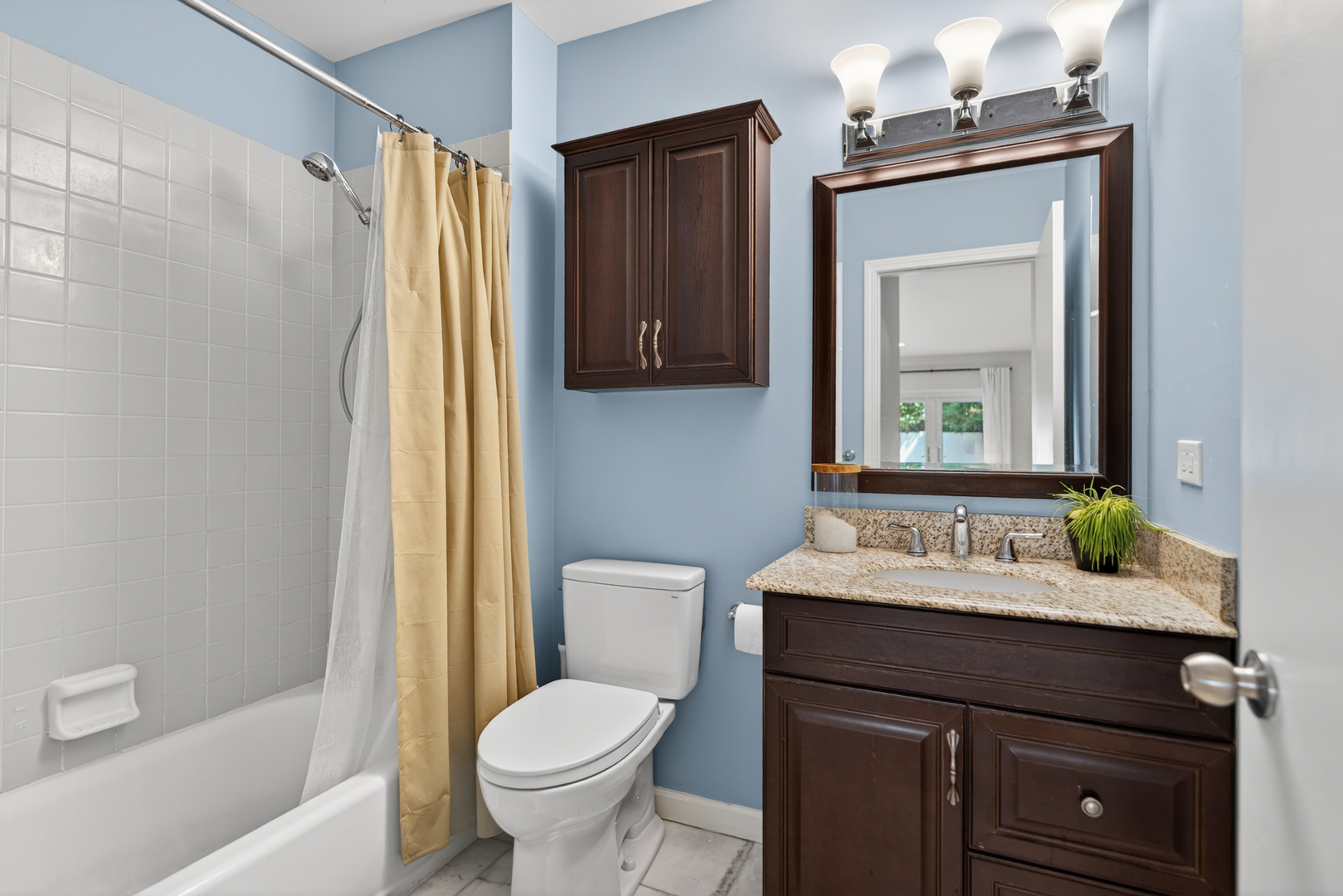 1455 W Wolfram Street #A, Chicago, IL 60657