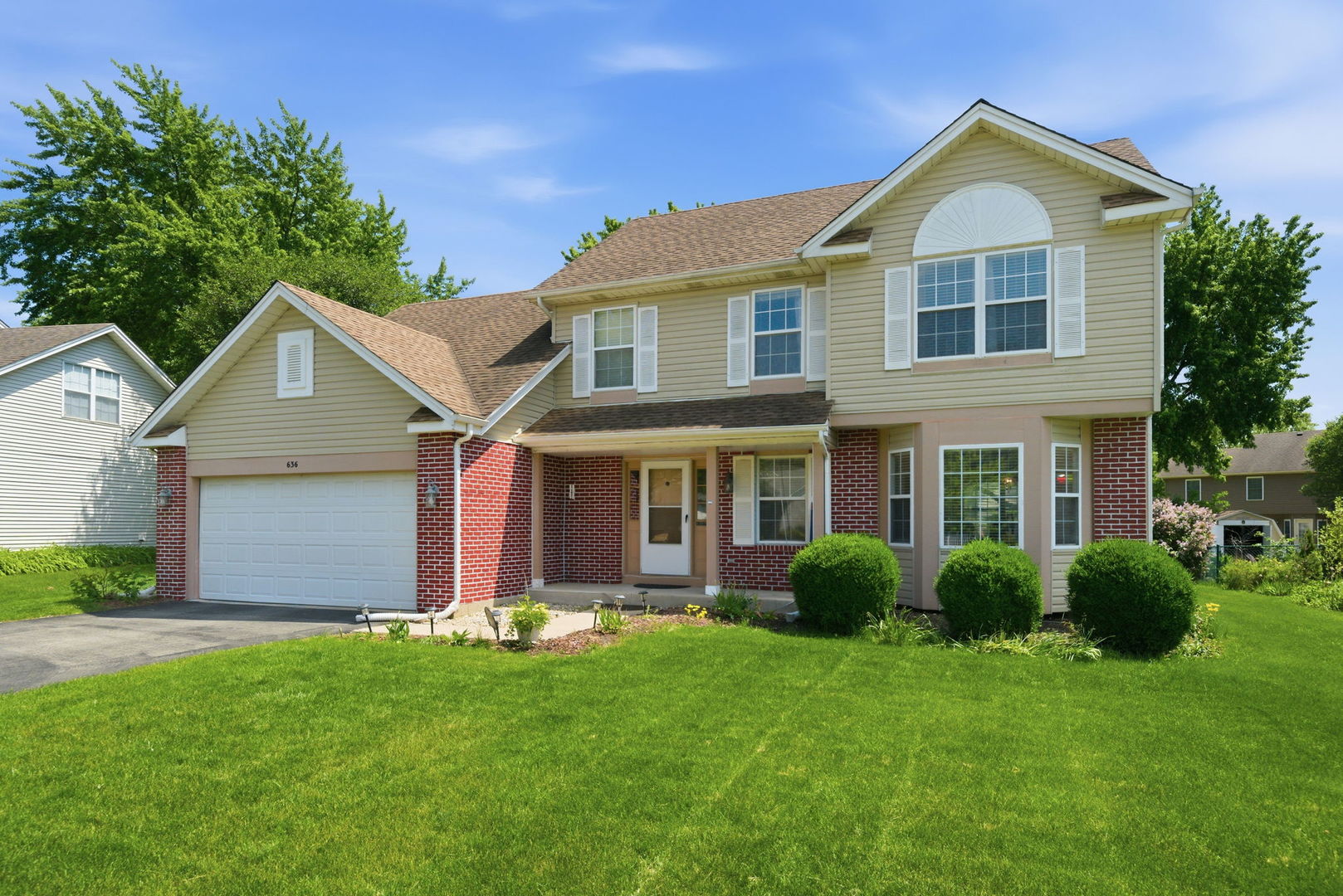 636 Briarwood Lane, Oswego, IL 60543