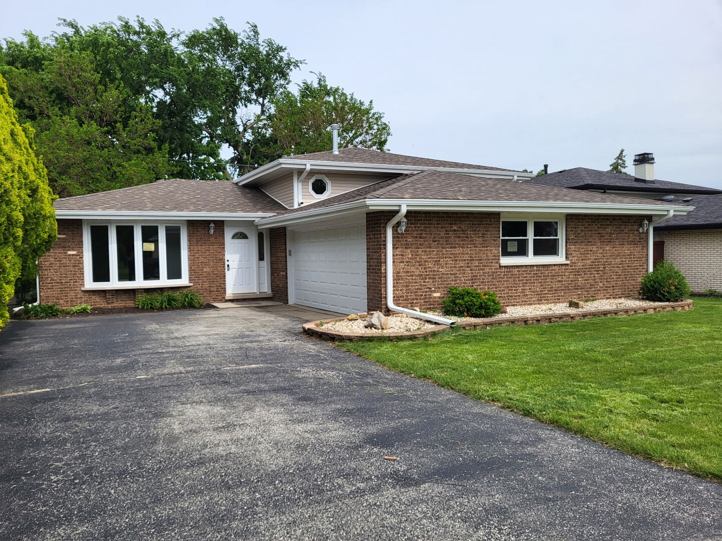 7547 Blazer Avenue, Justice, IL 60458