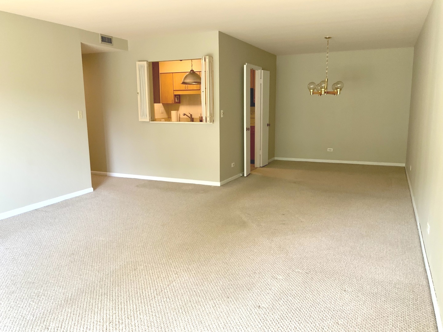 1103 N Mill Street #109, Naperville, IL 60563