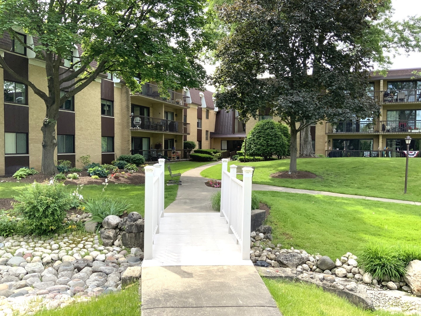 1103 N Mill Street #109, Naperville, IL 60563