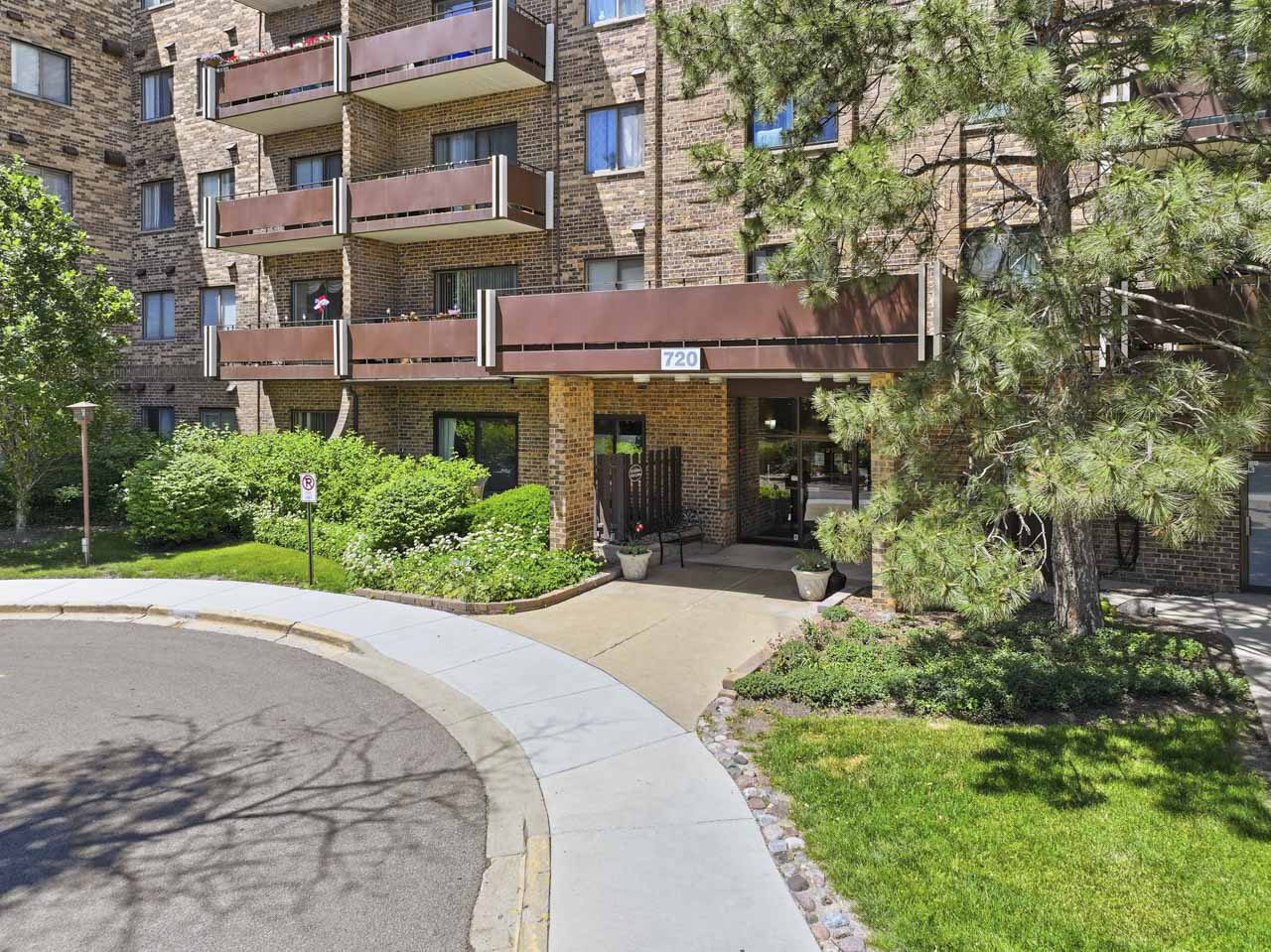720 Wellington Avenue #509, Elk Grove Village, IL 60007