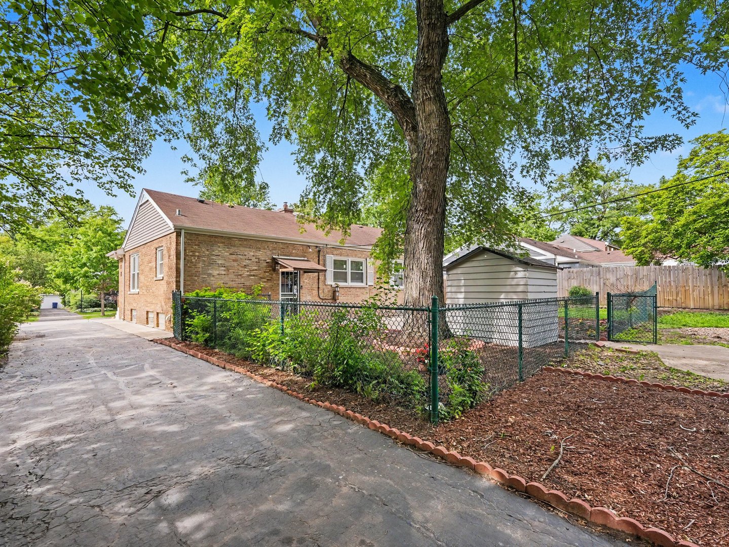 1650 Cedar Road, Homewood, IL 60430