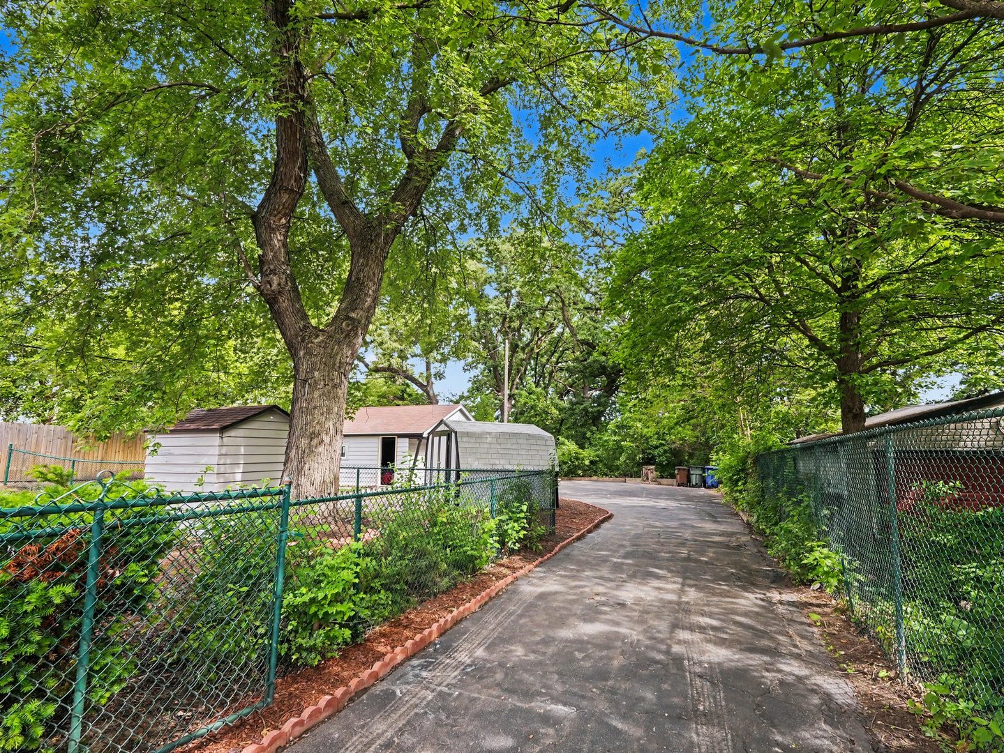 1650 Cedar Road, Homewood, IL 60430