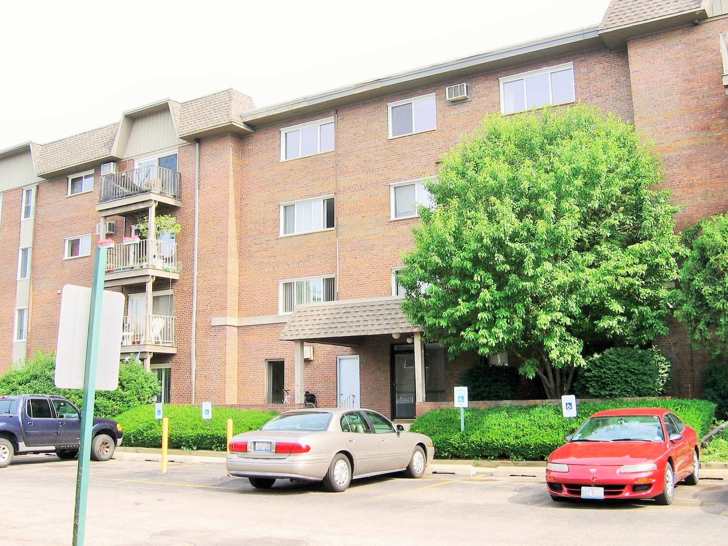 2300 Beau Monde Terrace #111, Lisle, IL 60532
