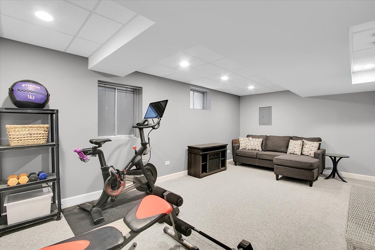 1916 Tamahawk Lane, Naperville, IL 60564