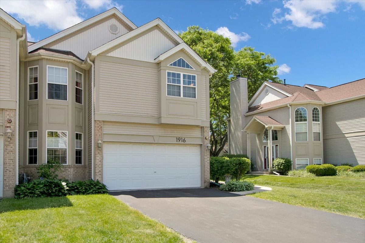 1916 Tamahawk Lane, Naperville, IL 60564