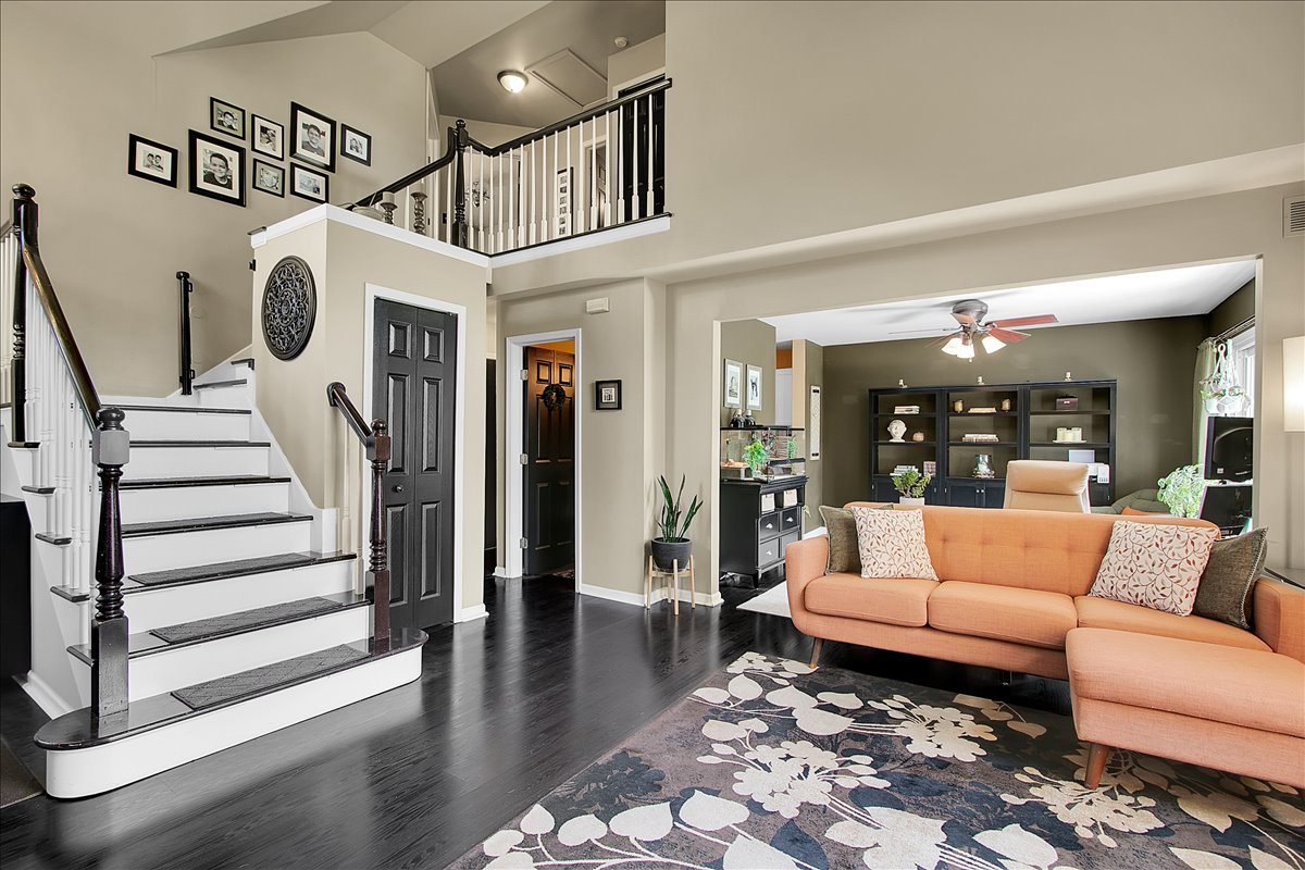 1916 Tamahawk Lane, Naperville, IL 60564