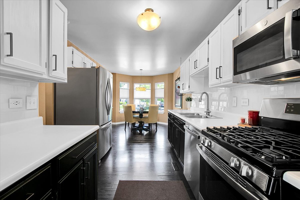 1916 Tamahawk Lane, Naperville, IL 60564