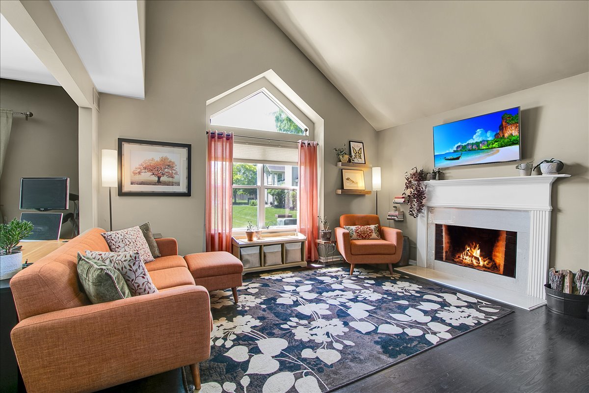 1916 Tamahawk Lane, Naperville, IL 60564