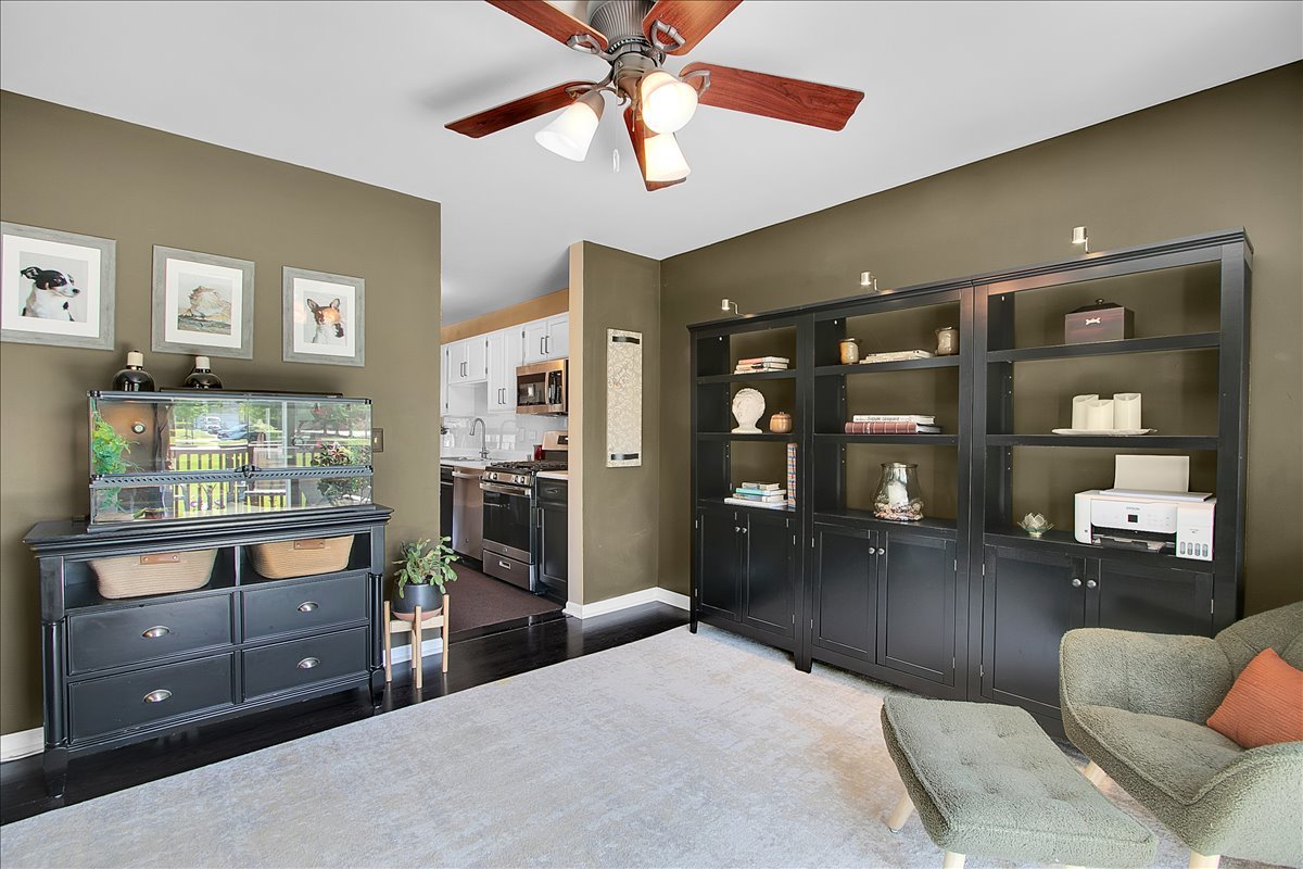1916 Tamahawk Lane, Naperville, IL 60564
