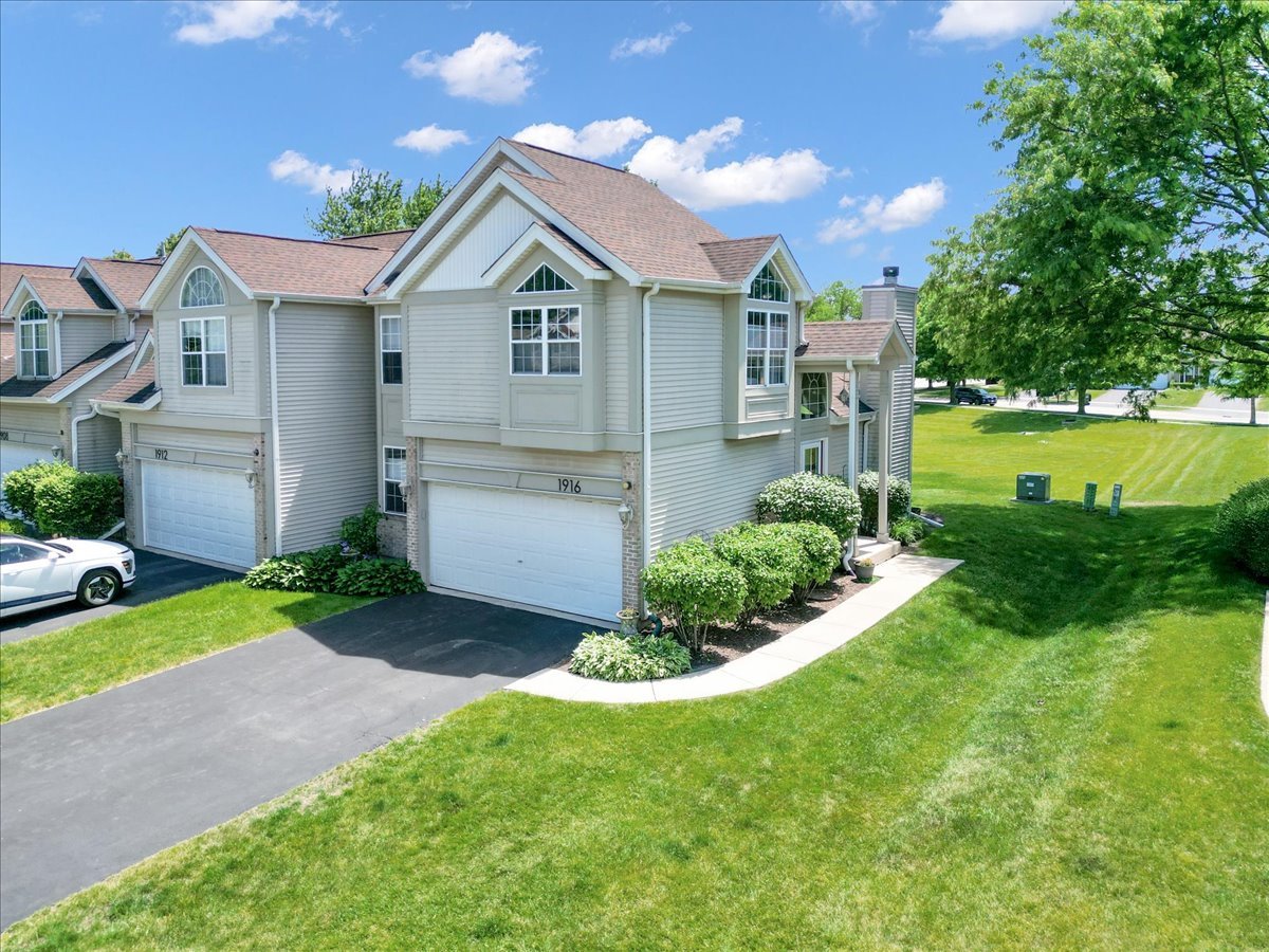 1916 Tamahawk Lane, Naperville, IL 60564