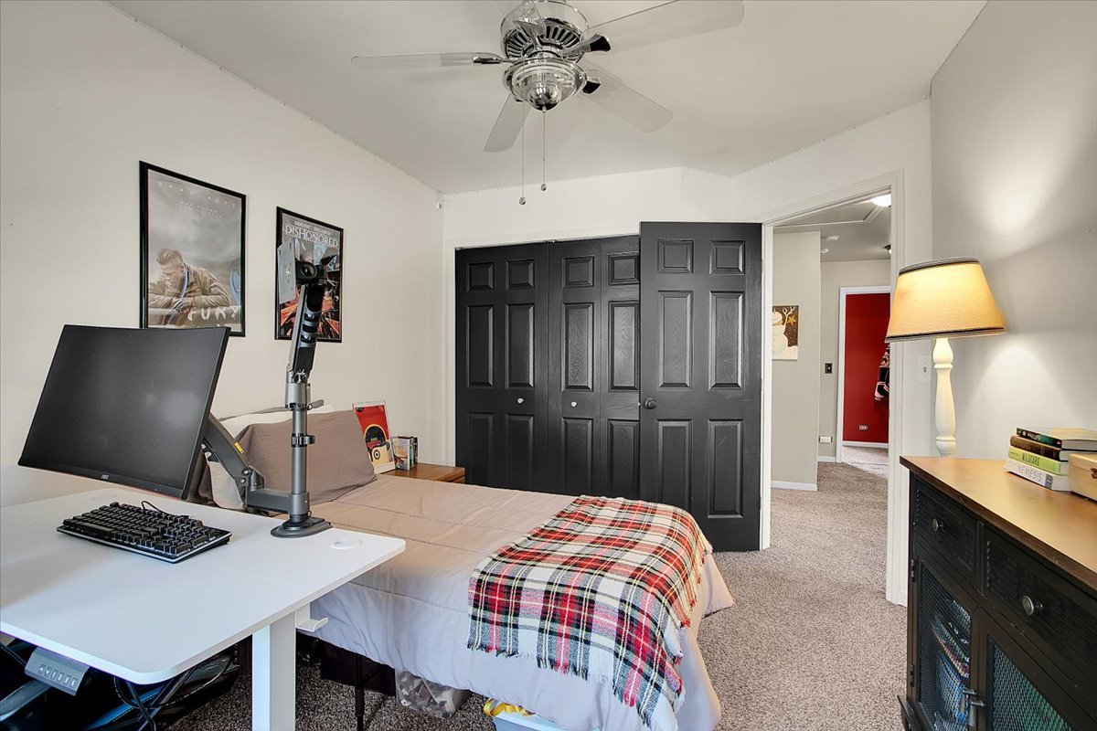 1916 Tamahawk Lane, Naperville, IL 60564