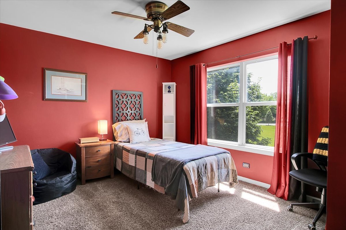 1916 Tamahawk Lane, Naperville, IL 60564