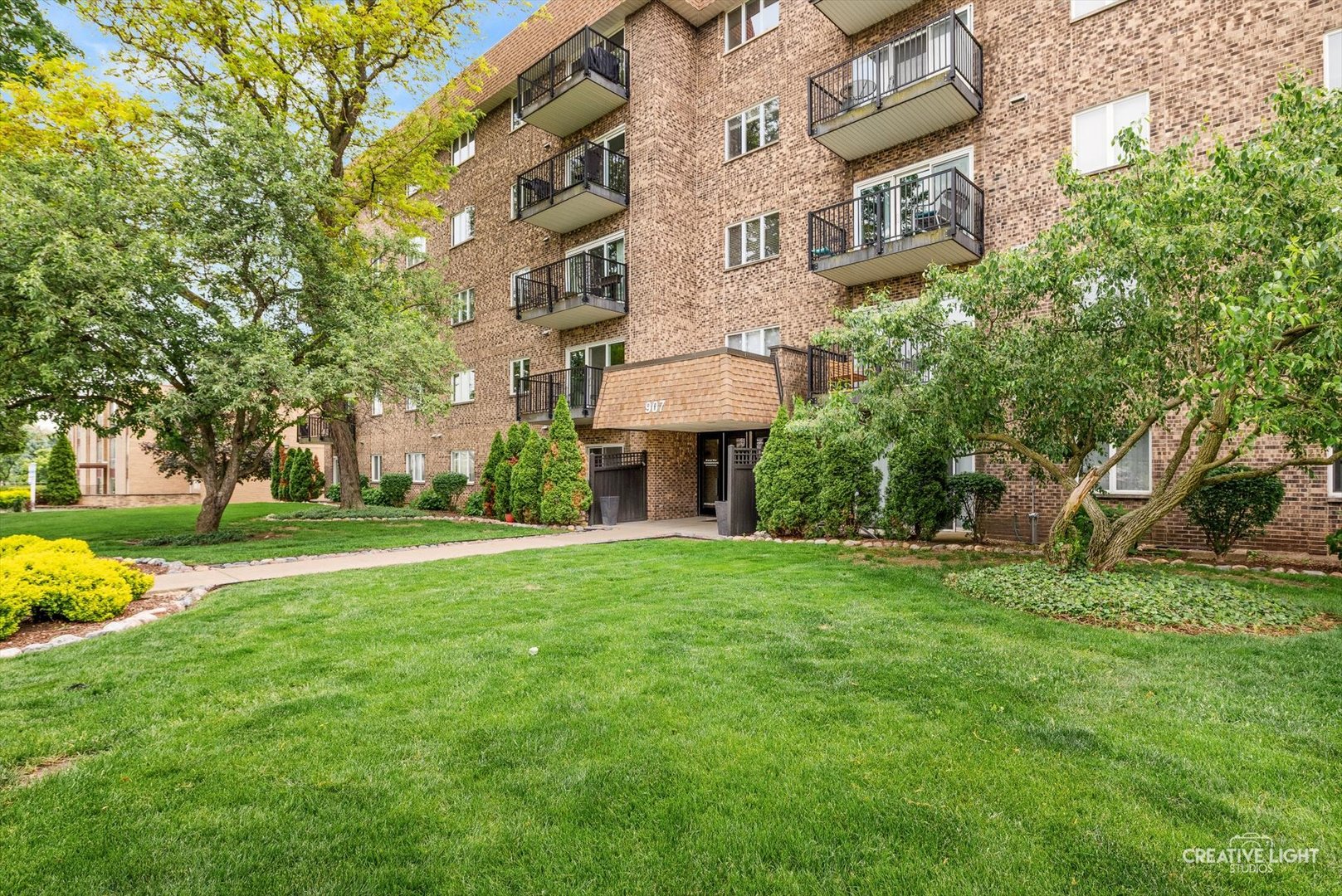 907 Curtiss Street #101, Downers Grove, IL 60515