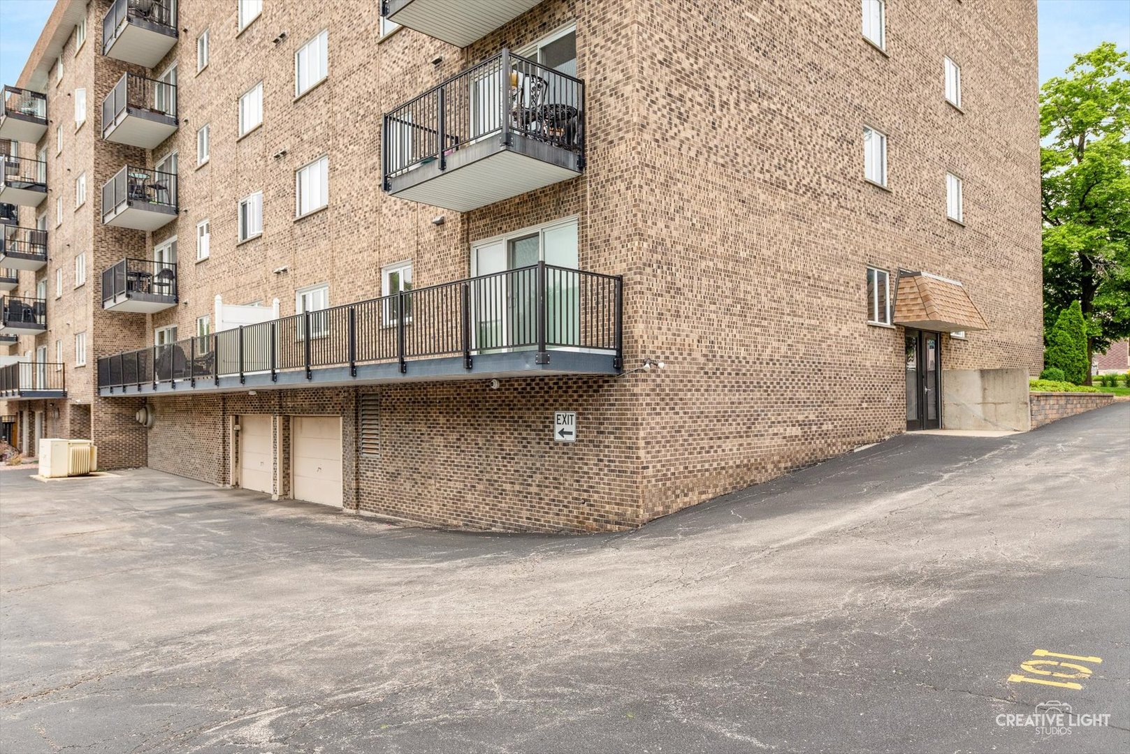 907 Curtiss Street #101, Downers Grove, IL 60515