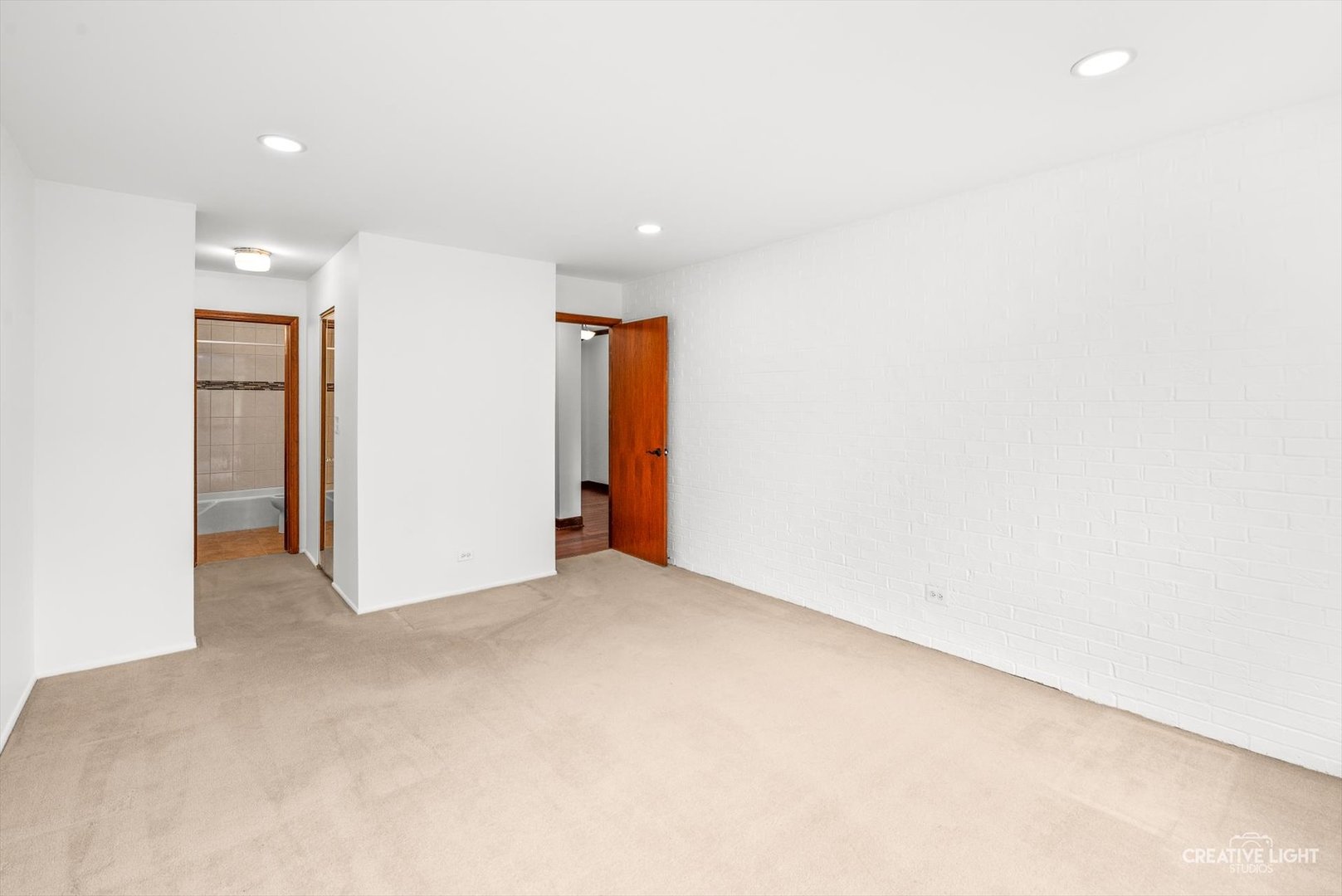 907 Curtiss Street #101, Downers Grove, IL 60515