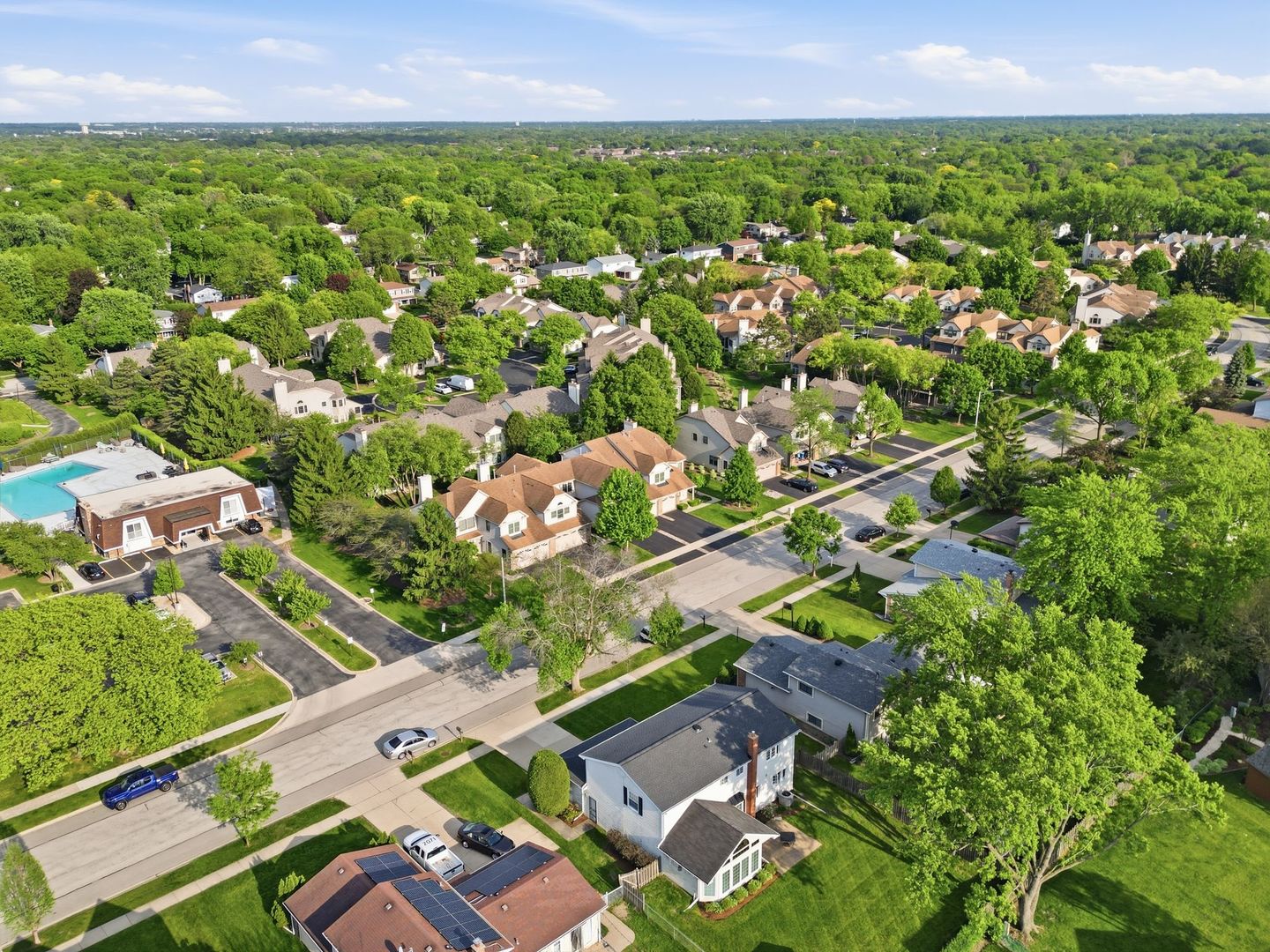 3255 N Daniels Court, Arlington Heights, IL 60004