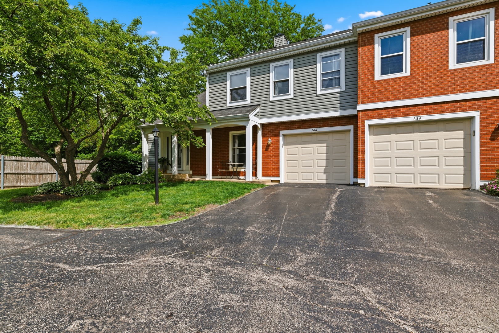 166 S Stonington Drive, Palatine, IL 60074