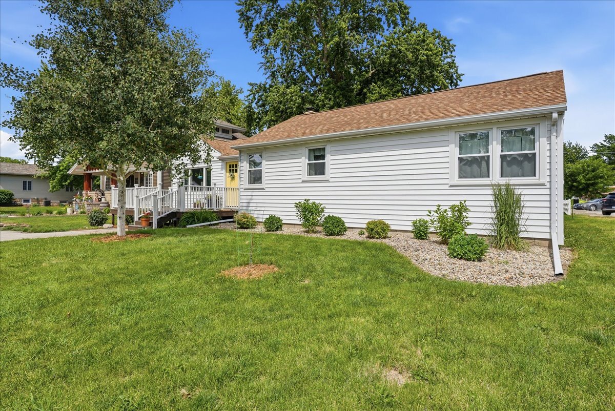 311 S 2nd Avenue, Chenoa, IL 61726