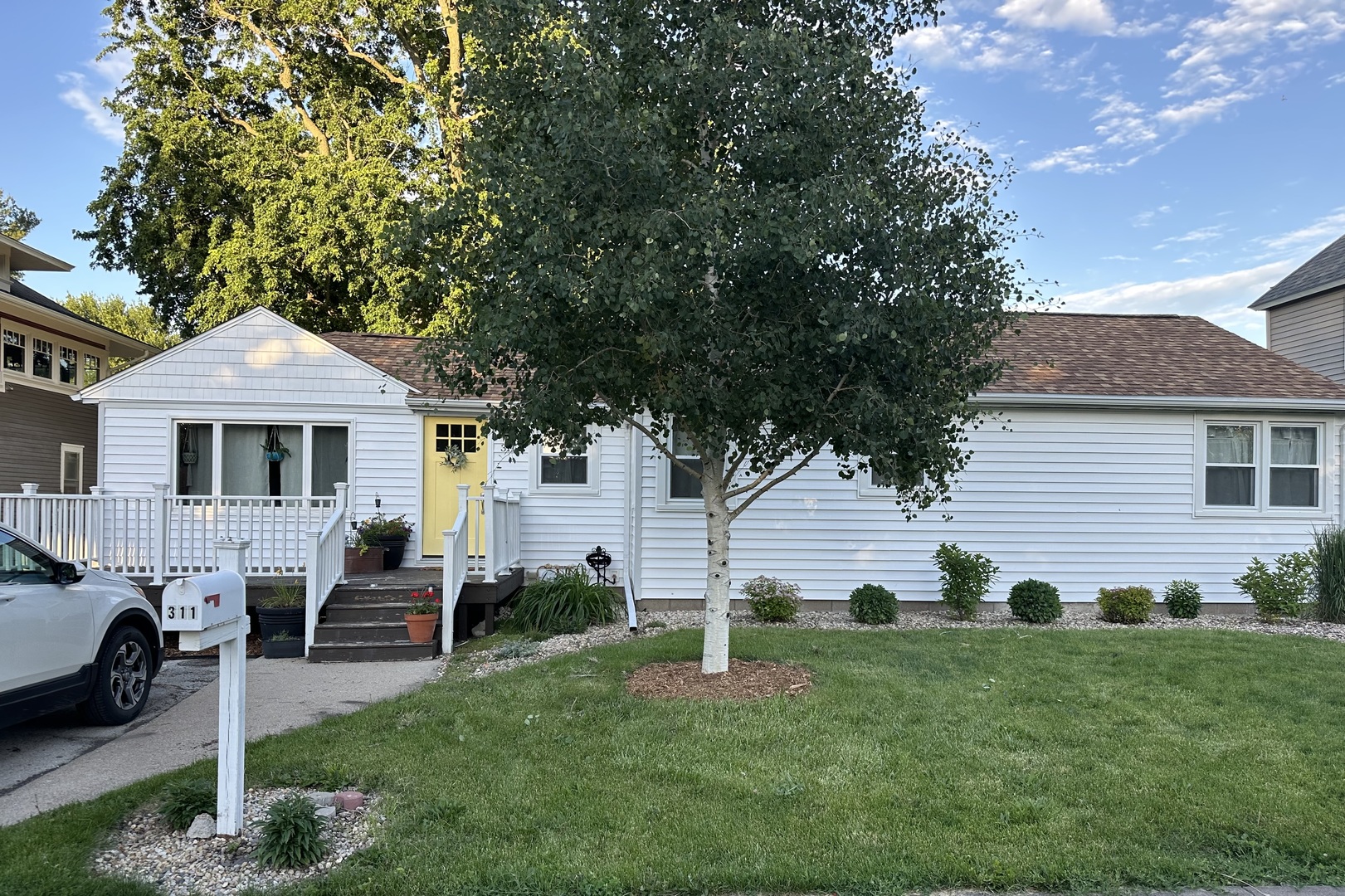311 S 2nd Avenue, Chenoa, IL 61726