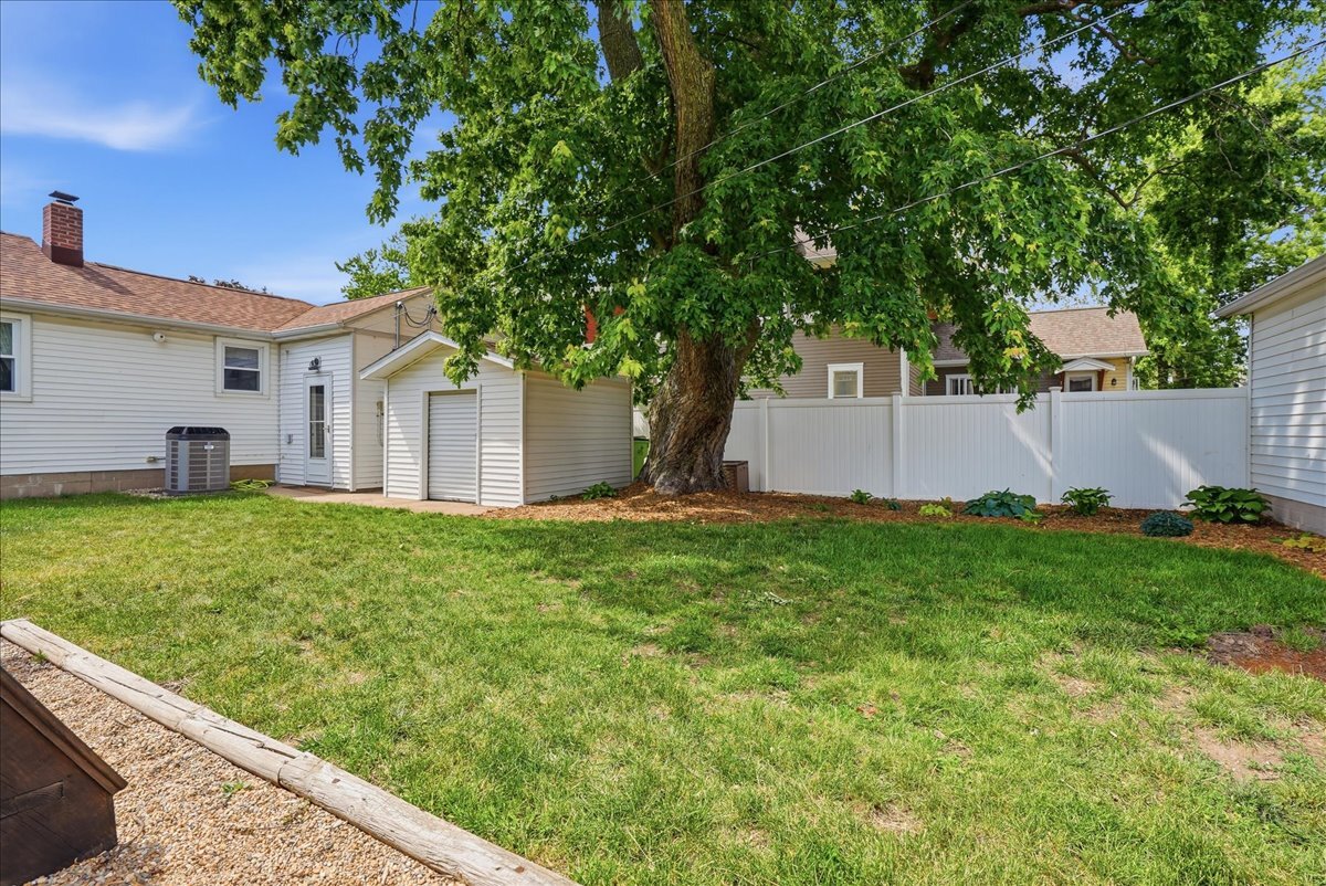 311 S 2nd Avenue, Chenoa, IL 61726