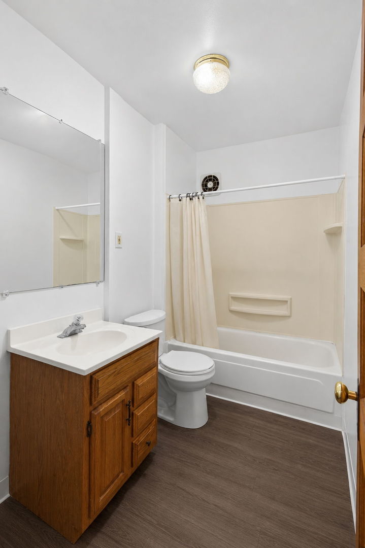 226 W Locust Street, DeKalb, IL 60115
