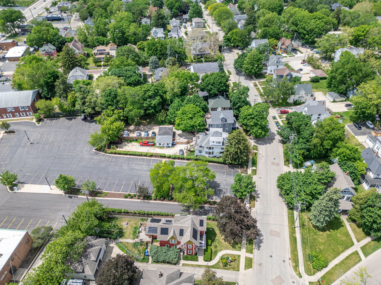 226 W Locust Street, DeKalb, IL 60115