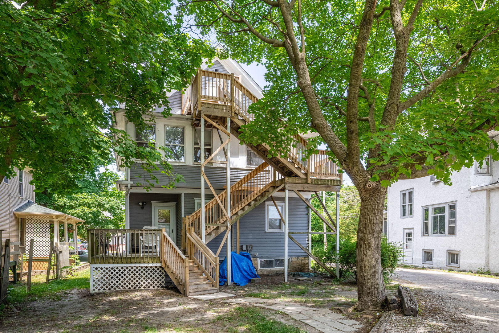 226 W Locust Street, DeKalb, IL 60115