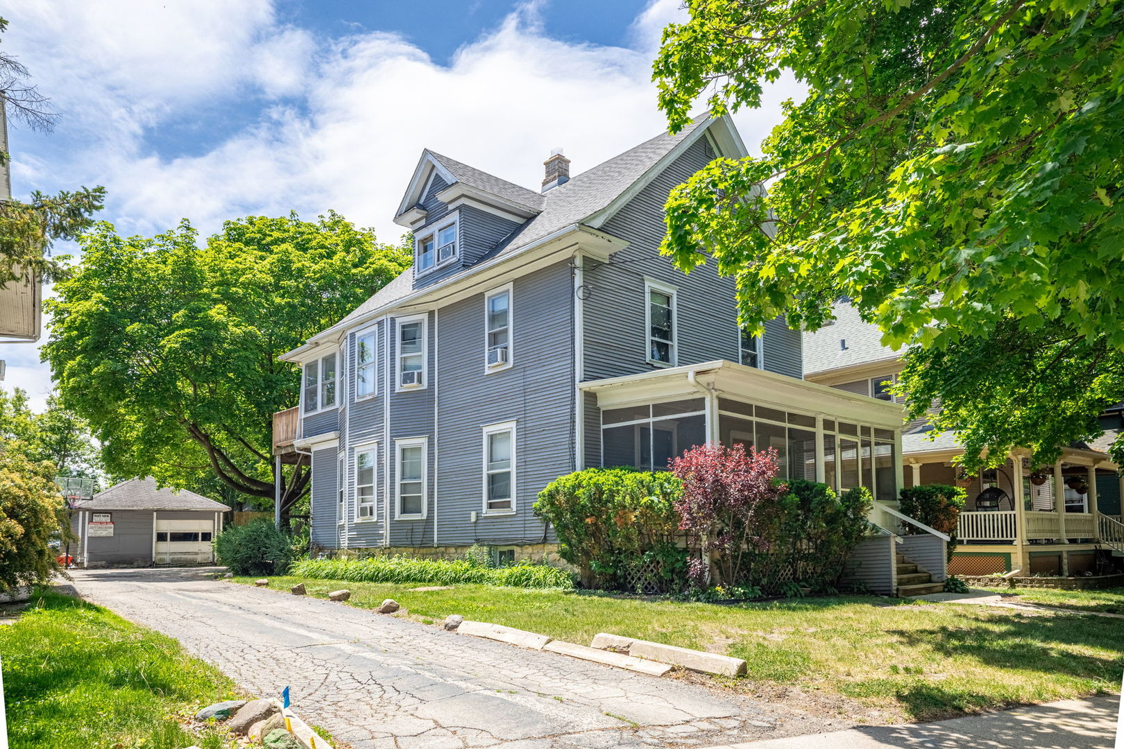 226 W Locust Street, DeKalb, IL 60115