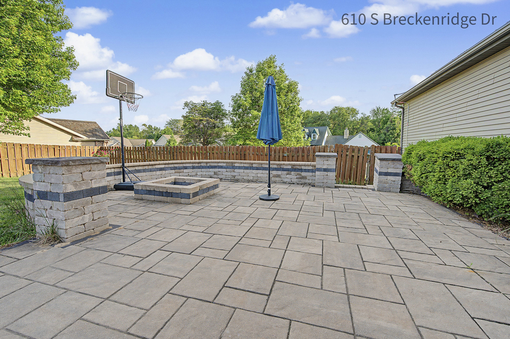610 S Breckenridge Drive, Dunlap, IL 61525