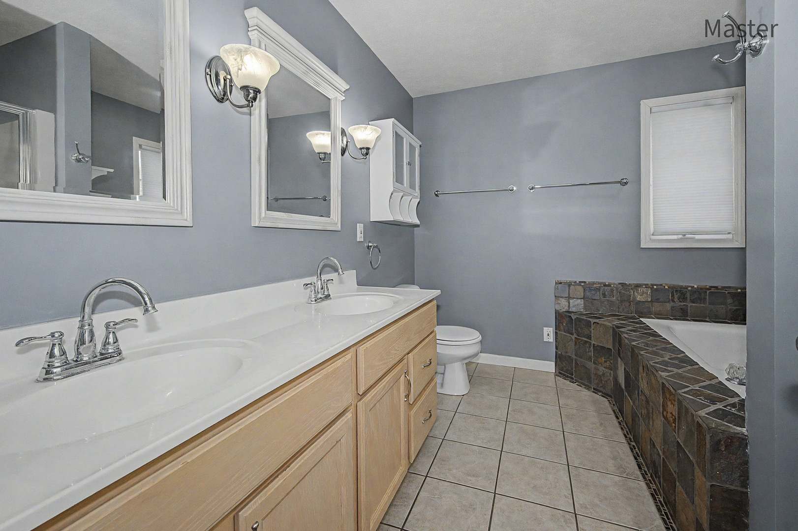 610 S Breckenridge Drive, Dunlap, IL 61525