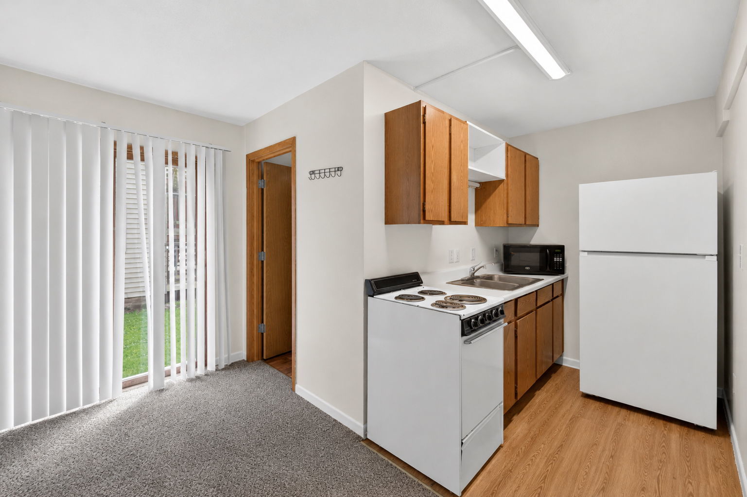 533 College Avenue, DeKalb, IL 60115