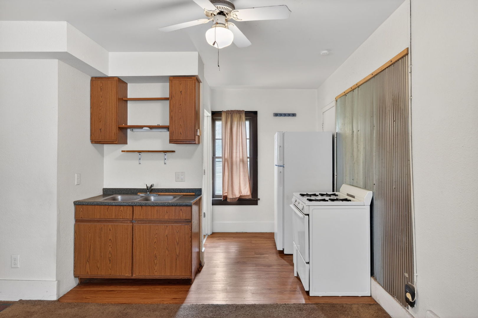 533 College Avenue, DeKalb, IL 60115