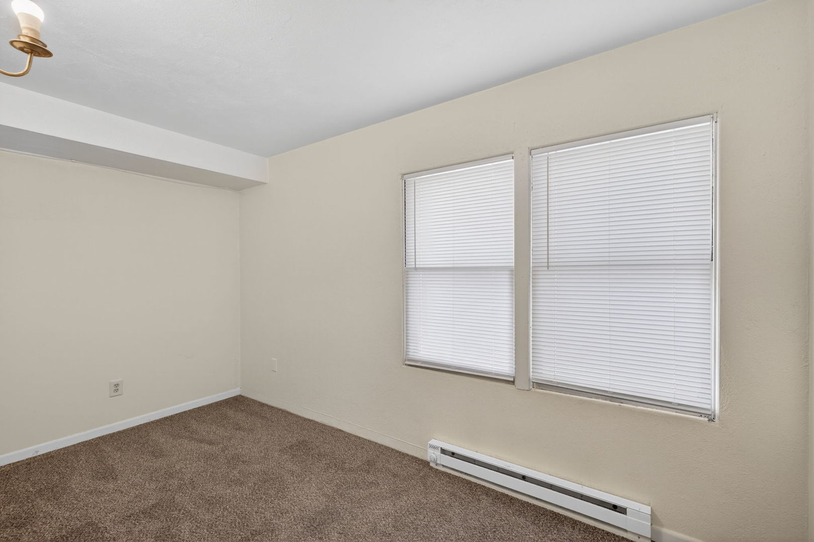 533 College Avenue, DeKalb, IL 60115