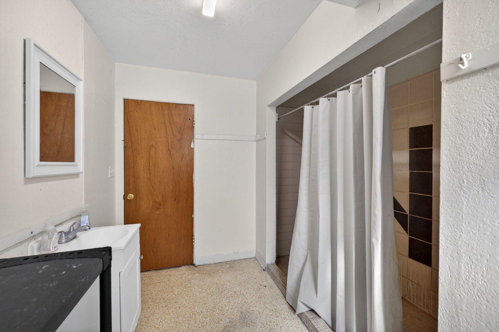 533 College Avenue, DeKalb, IL 60115