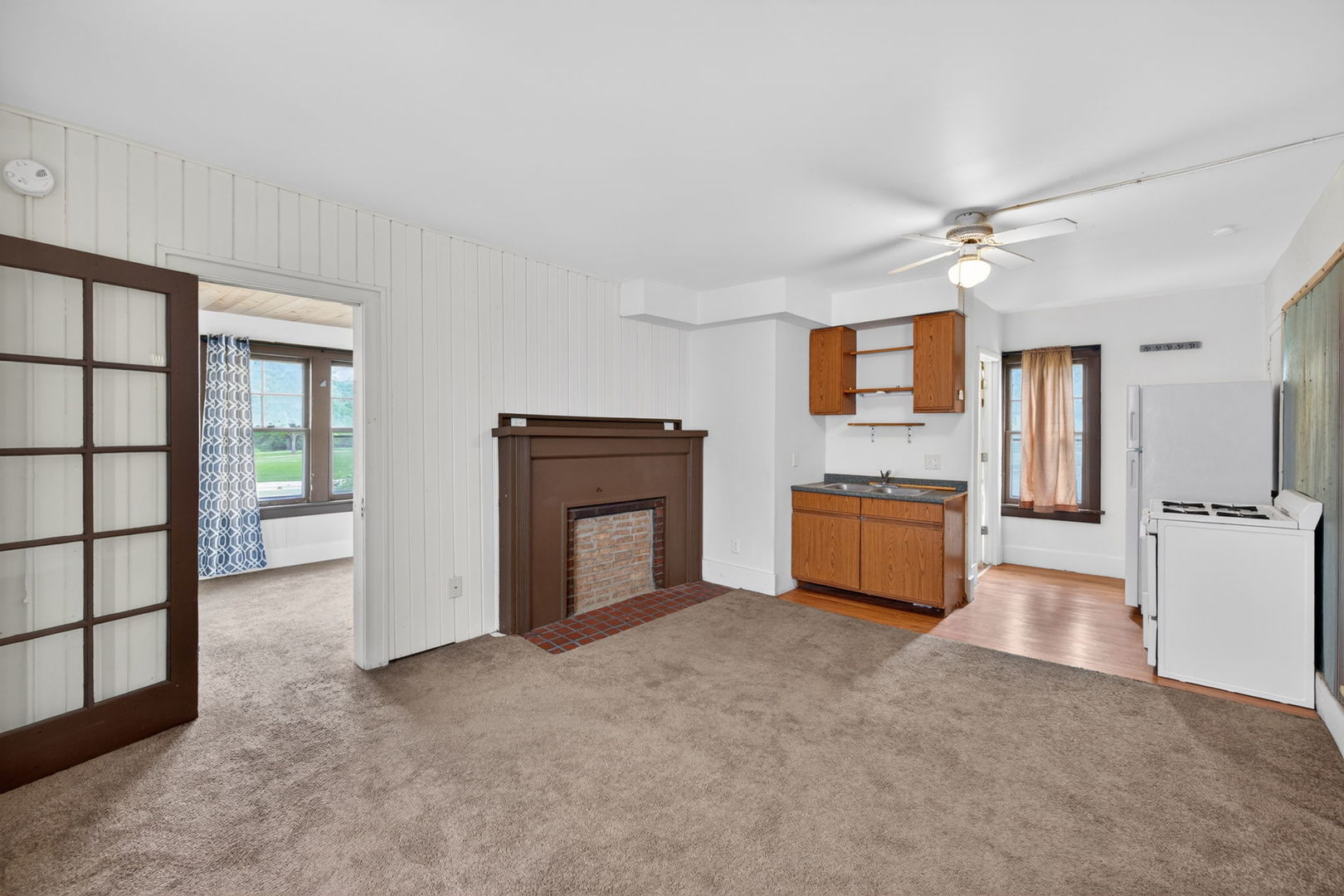 533 College Avenue, DeKalb, IL 60115