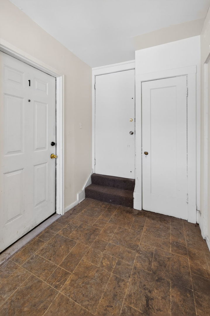 533 College Avenue, DeKalb, IL 60115