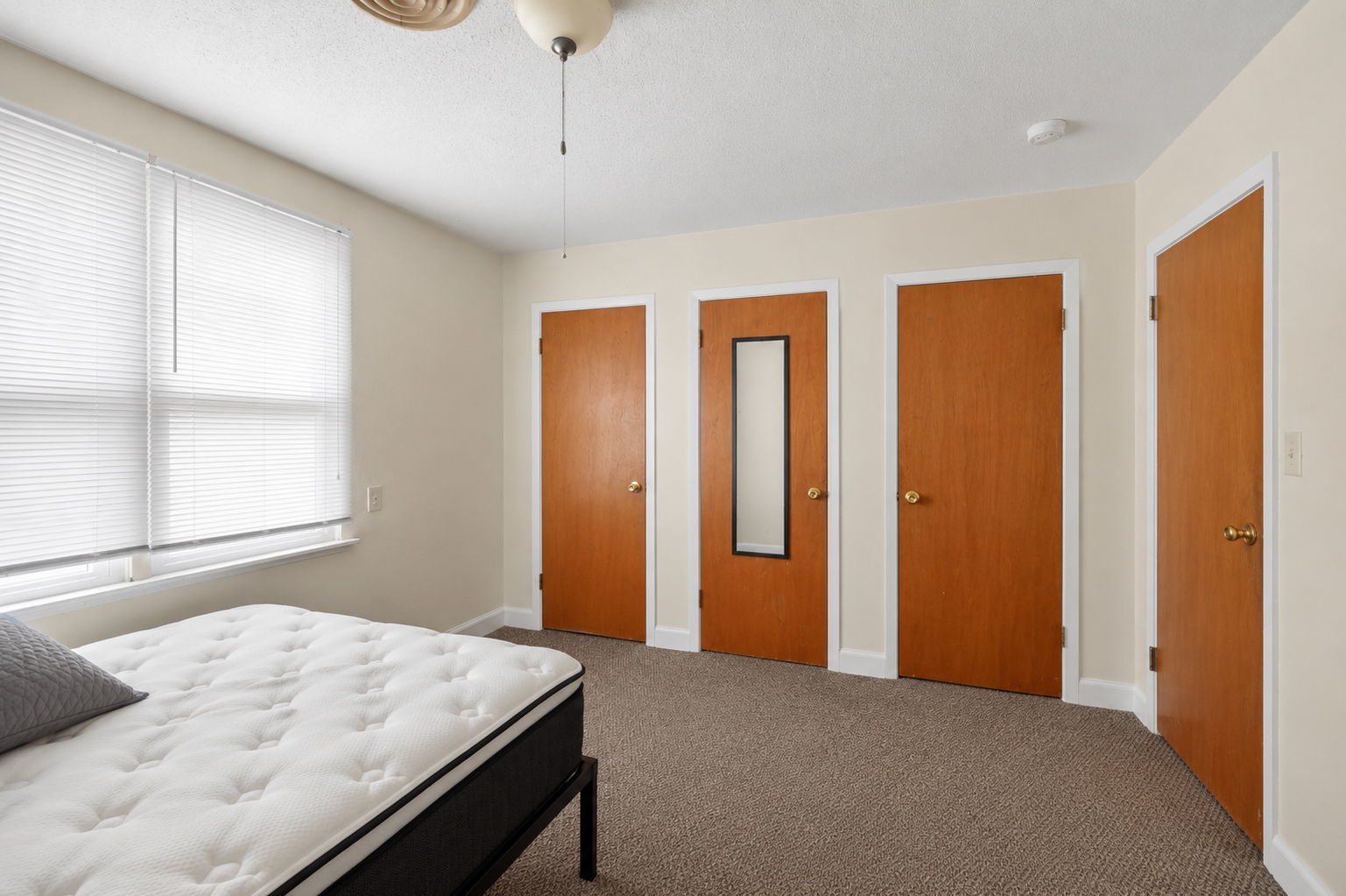 533 College Avenue, DeKalb, IL 60115